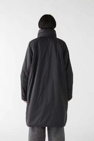 And WanderAnd Wander Primaloft Rip Coat - Black 4 And WanderAnd Wander Primaloft Rip Coat - Black - Image 4