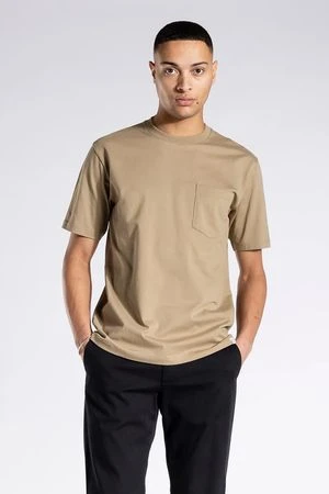 Norse ProjectsJohannes Standard Pocket SS Tee - Utility Khaki 1 Norse ProjectsJohannes Standard Pocket SS Tee - Utility Khaki