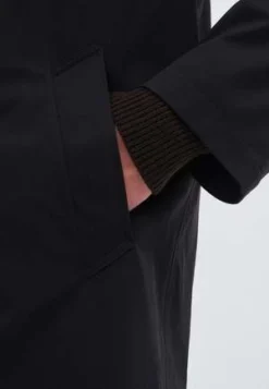 Norse ProjectsVargo Solotex Twill Raglan Trench Coat - Black 10 Norse ProjectsVargo Solotex Twill Raglan Trench Coat - Black -Norse Projects Sales Vargo Solotex Twill Raglan Trench Coat Black 20230818184312 3